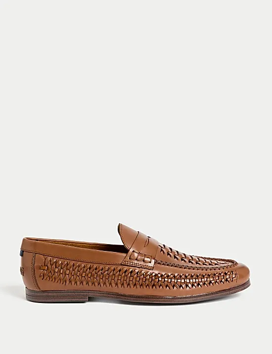 Lederslipper mit Flechtstruktur