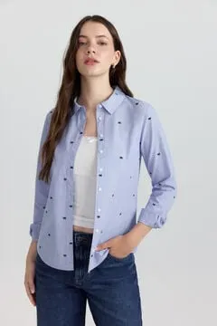 Camisa dibujo bordado
