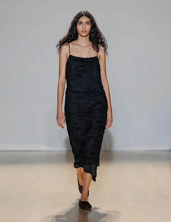 Midi-Trägerkleid im Georgette-Look im Lagenlook