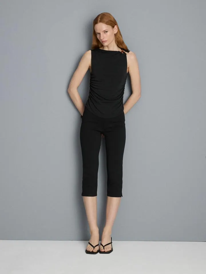 Pantaloni capri ad alta percentuale di cotone