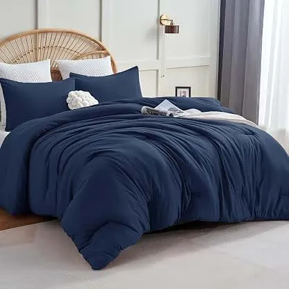 CozyLux Queen Comforter Set, 3 Pieces Down Alternative Be…