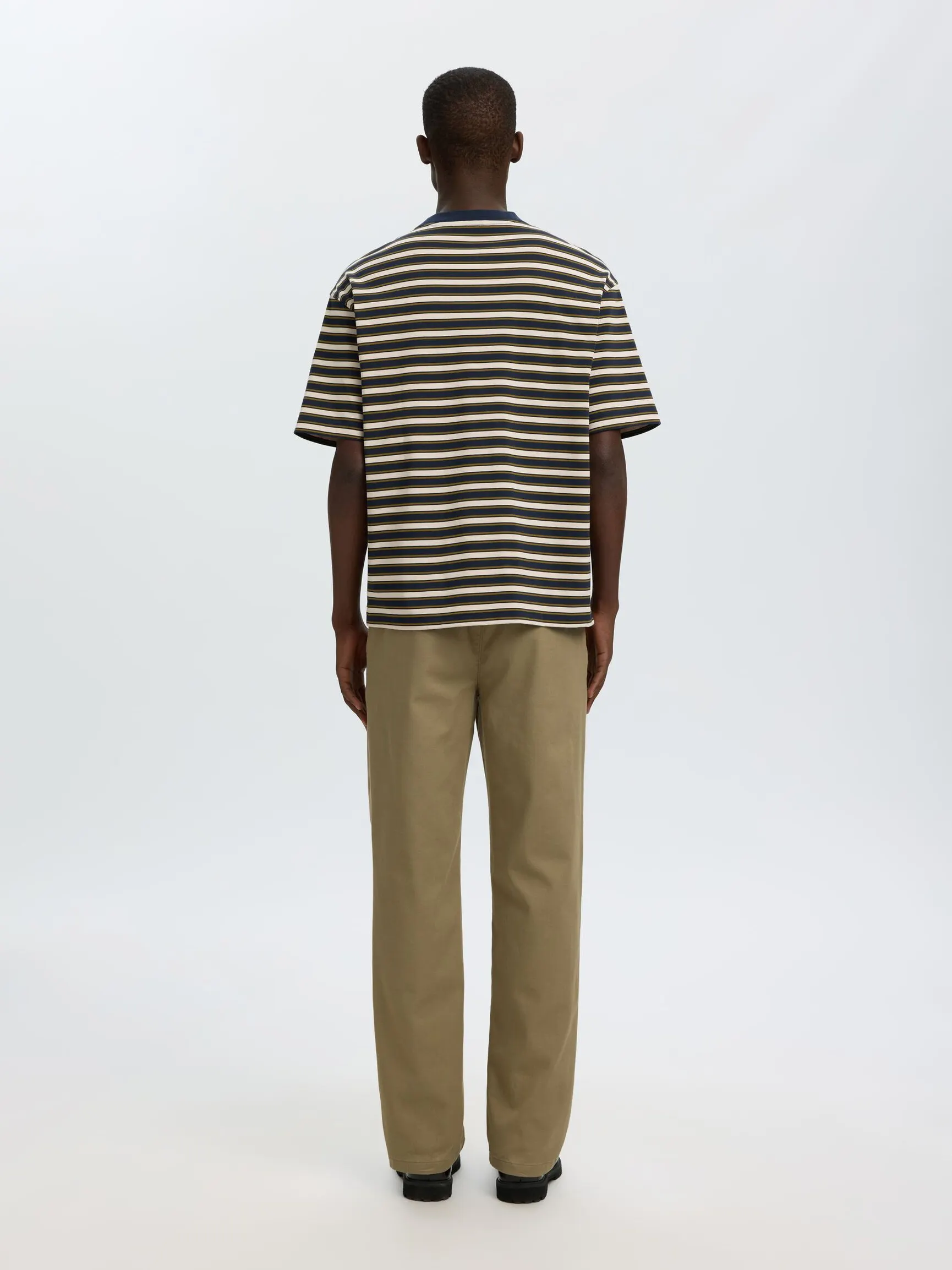 RELAXED FIT T-SKJORTE