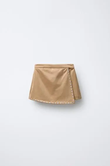 STUDDED FAUX SUEDE BERMUDA SKORT