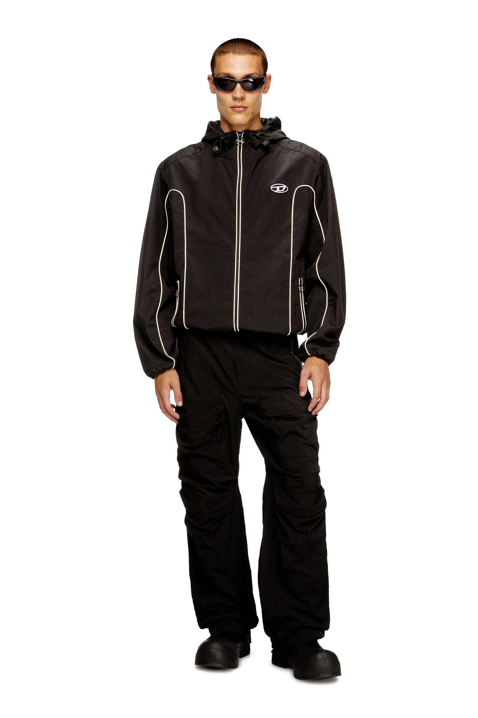 Windbreaker with contrast piping