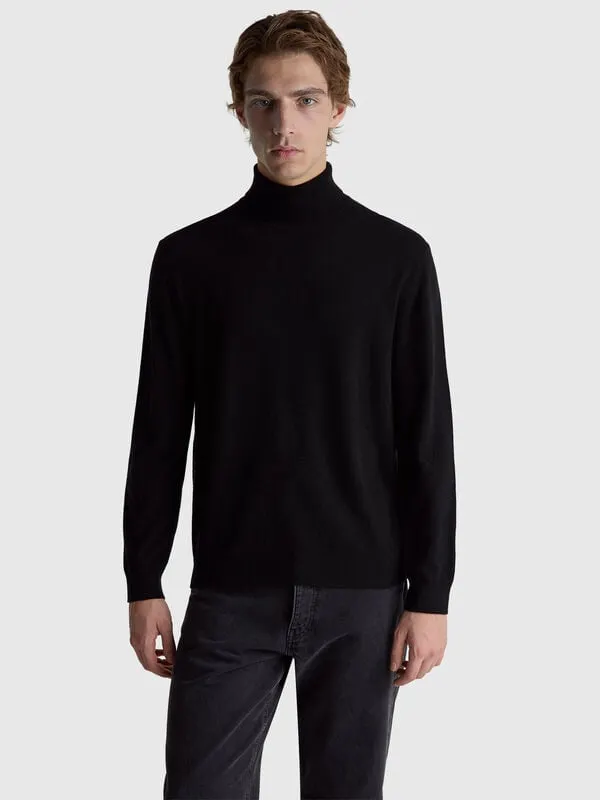 Black turtleneck in pure Merino wool