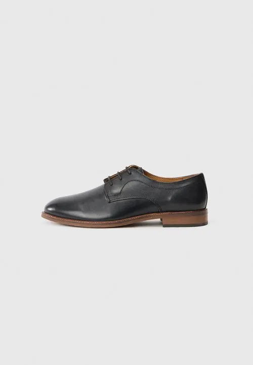 Pier One Snøresko - black