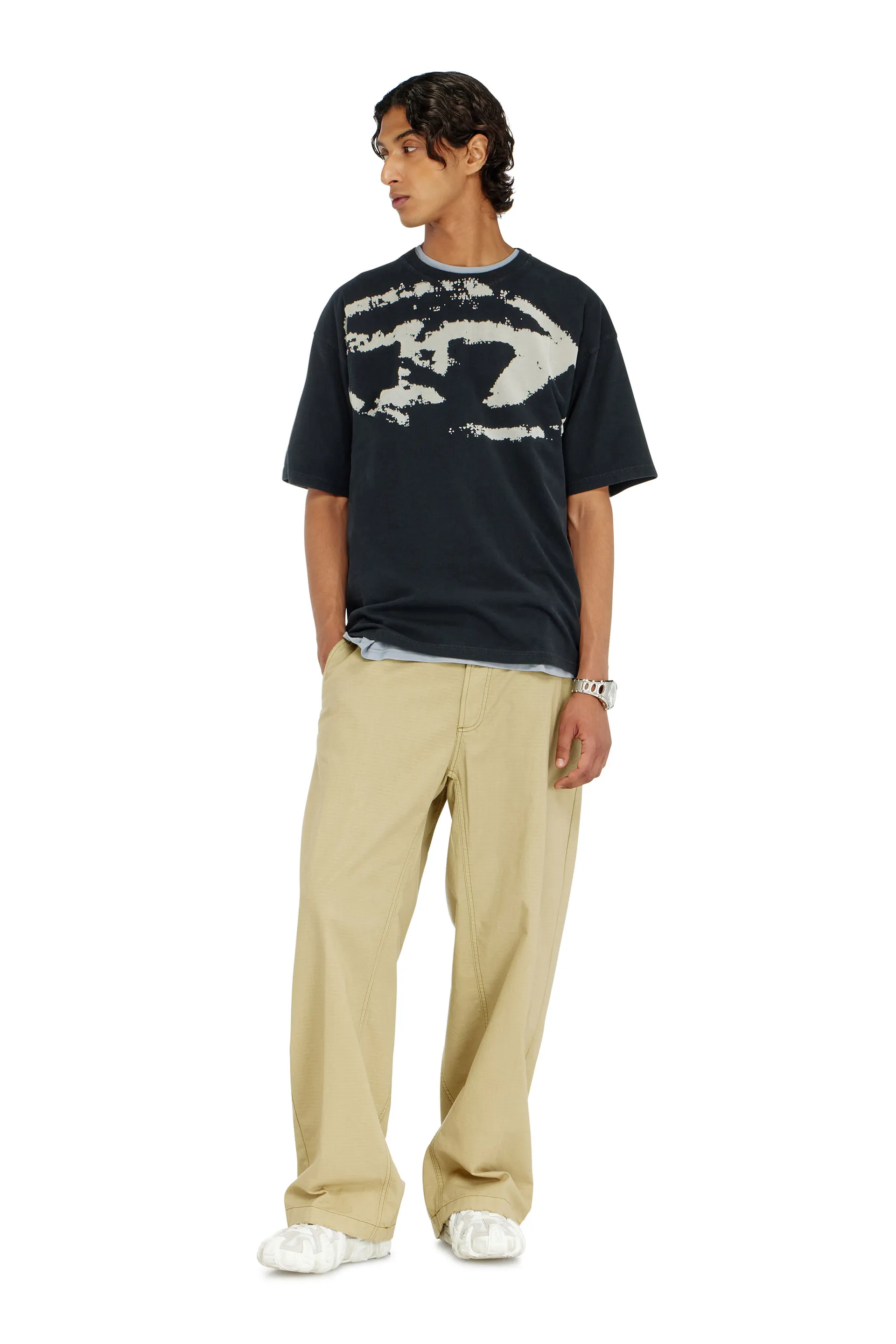 T-shirt with distressed flocked logo