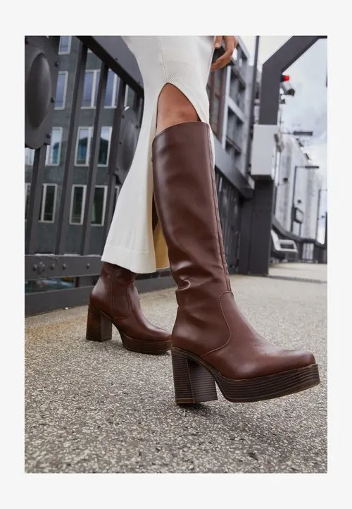 NEW - Platåstøvler - moka