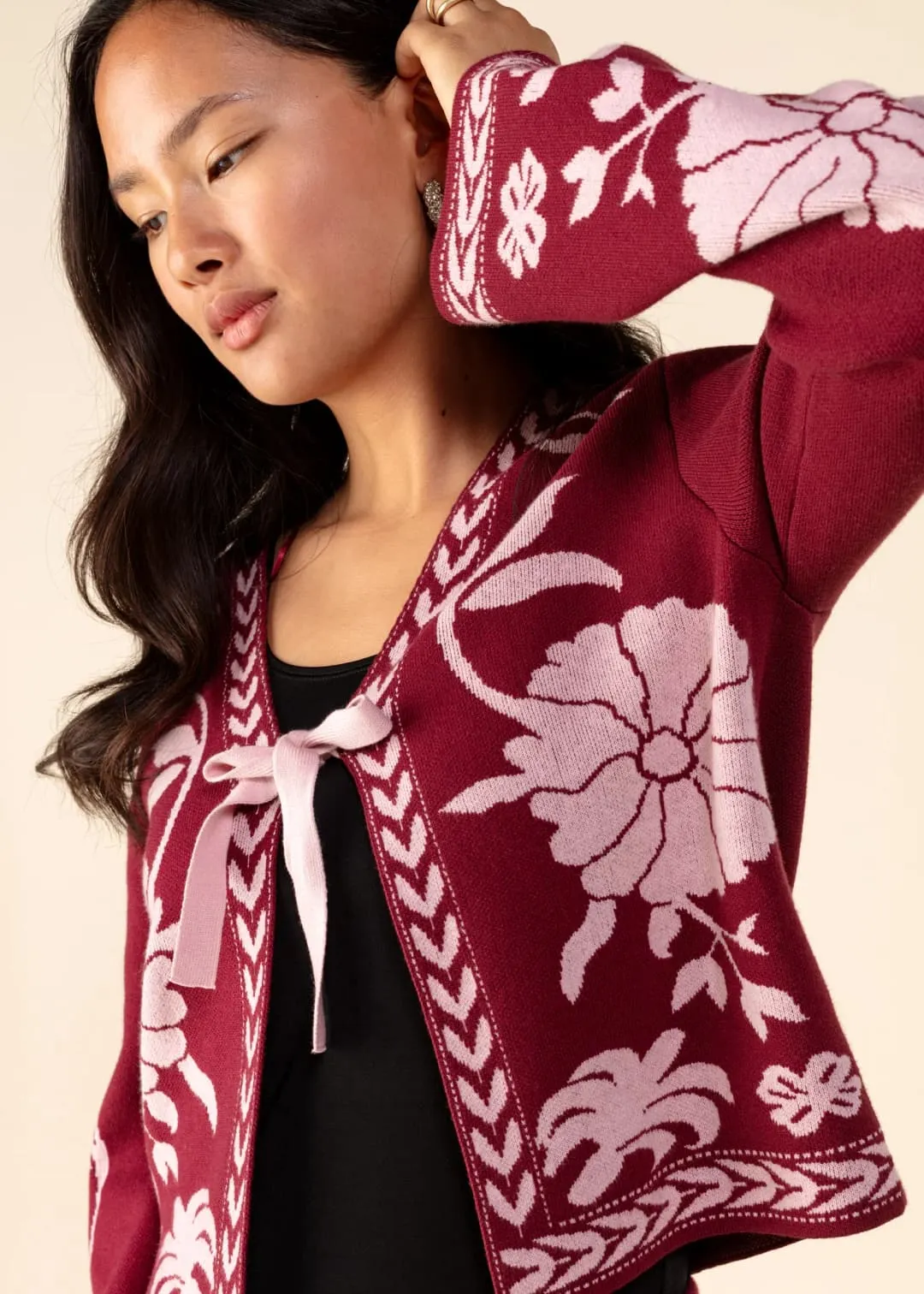 Blommig jacquardstickad cardigan
