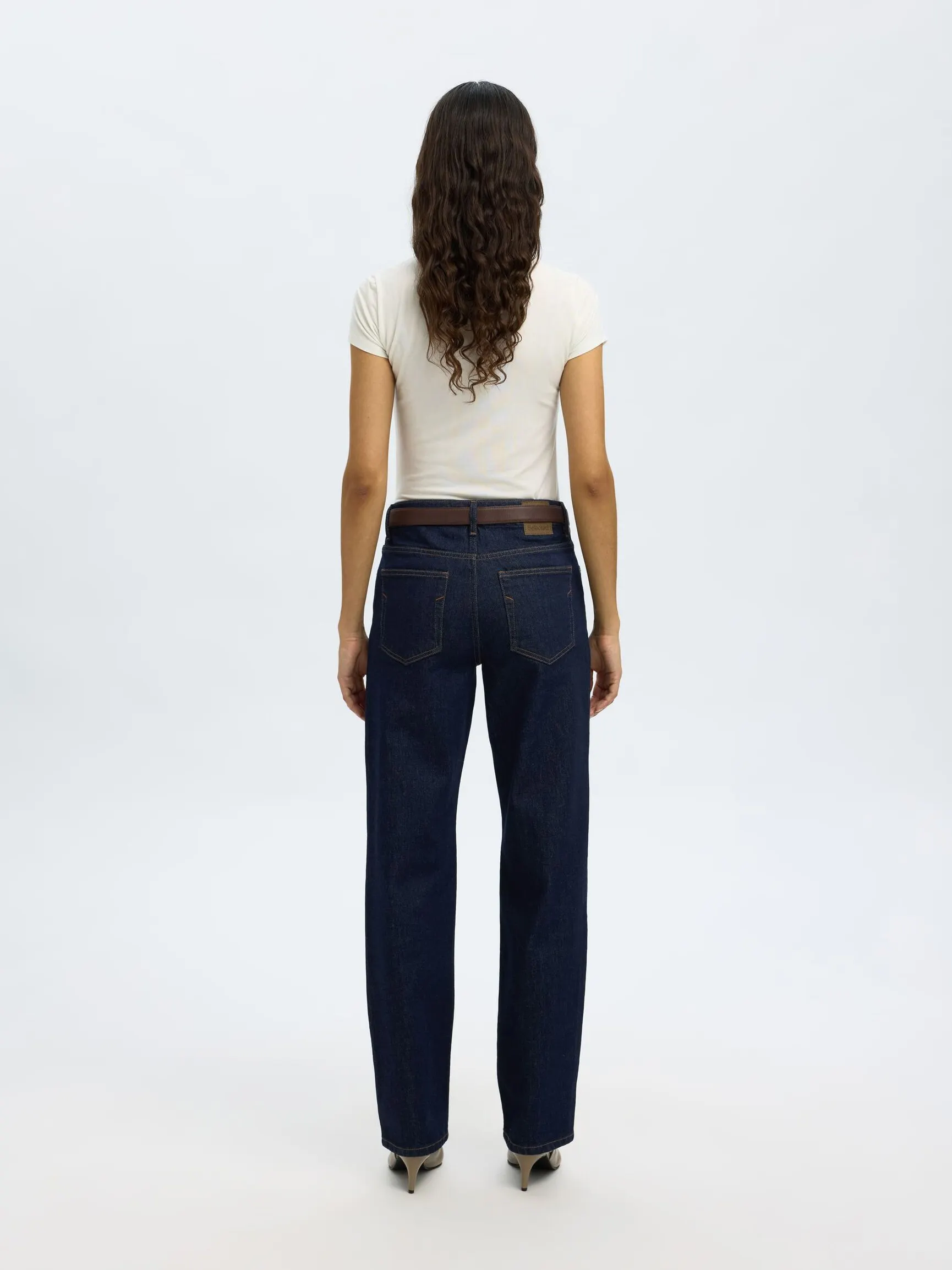 MID WAIST STRAIGHT FIT JEANS