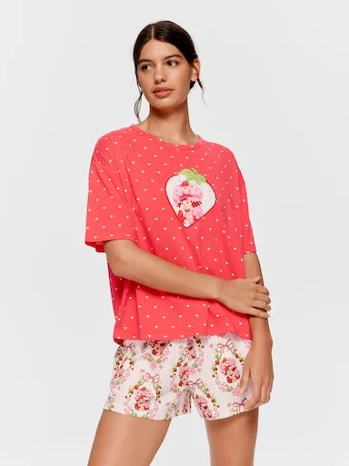 Strawberry Shortcake Heart Oversized Tee