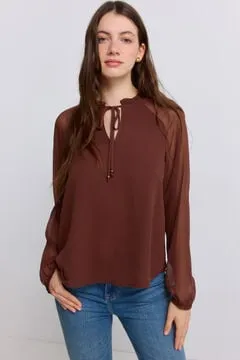 Blusa gasa cordón