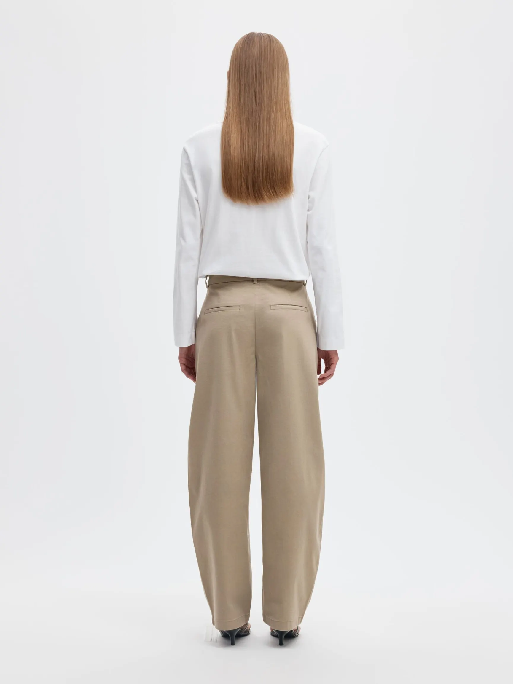 BARREL FIT CHINOS