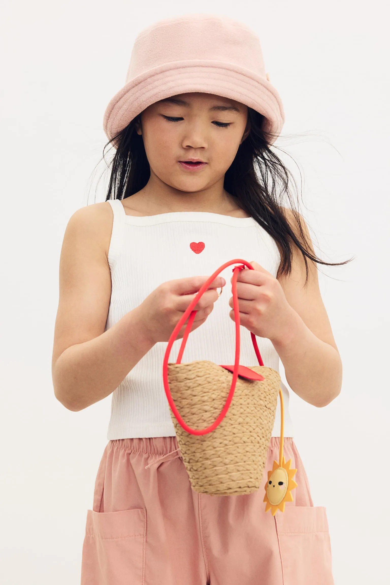 Top de tirantes con bordado