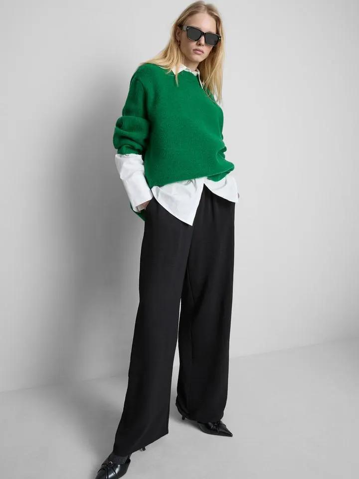 Pantaloni larghi con girovita elasticizzato