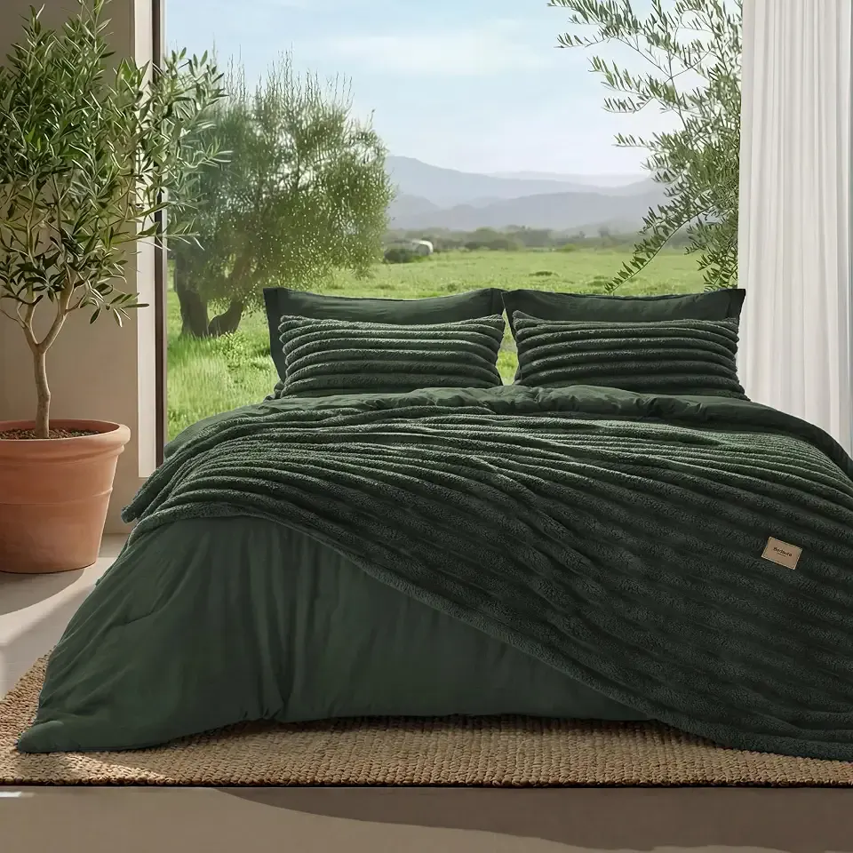 Bedsure 2-in-1 Comforter Set, Detachable Fleece Blanket, Olive Green King