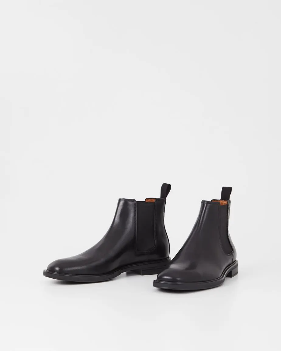 Andrew Boots