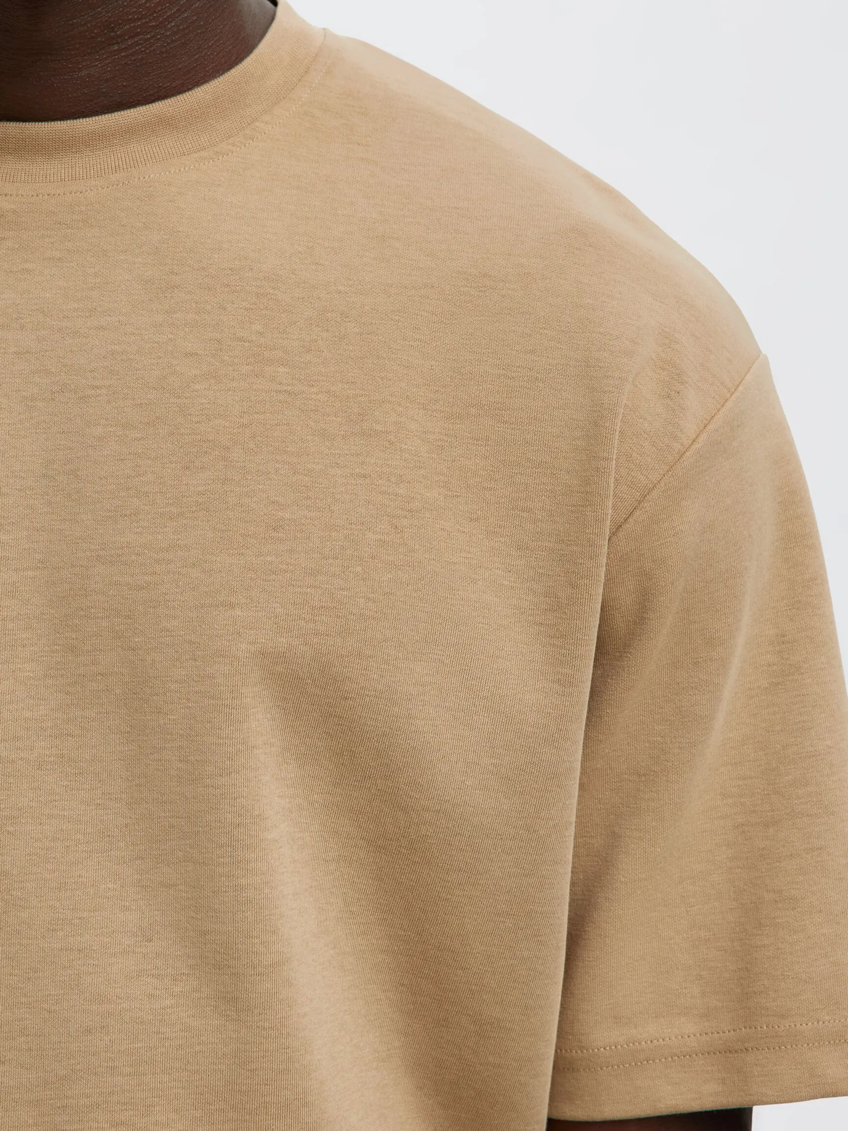 LOOSE FIT T-SKJORTE