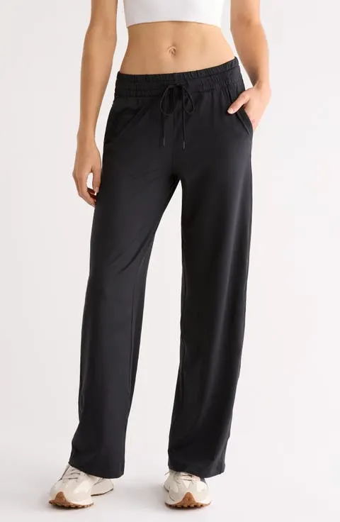 Move In Mid Rise Straight Leg Sweatpants