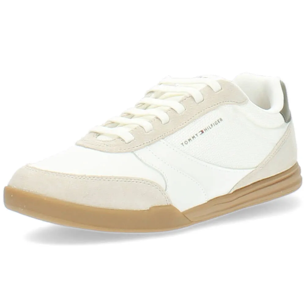 beige sneaker