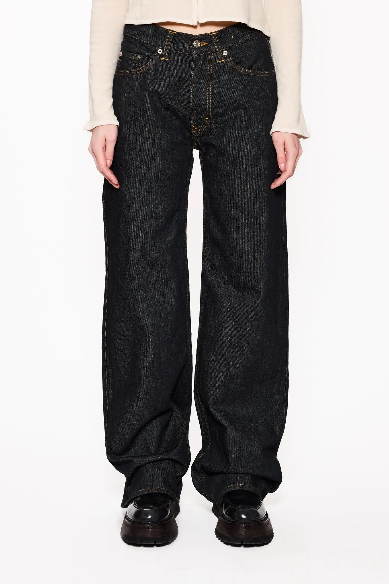 Low-Waist Wide Leg Jeans