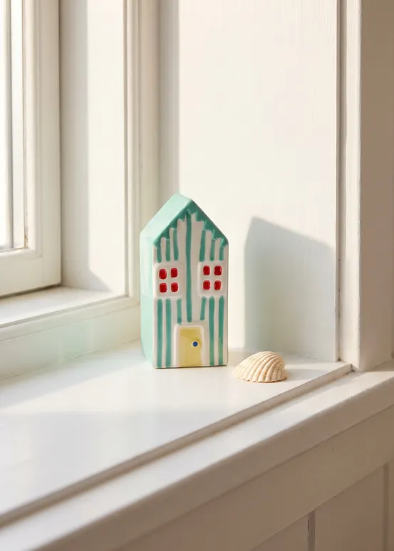Dekorativt grønt stripete strandhus - 13 cm