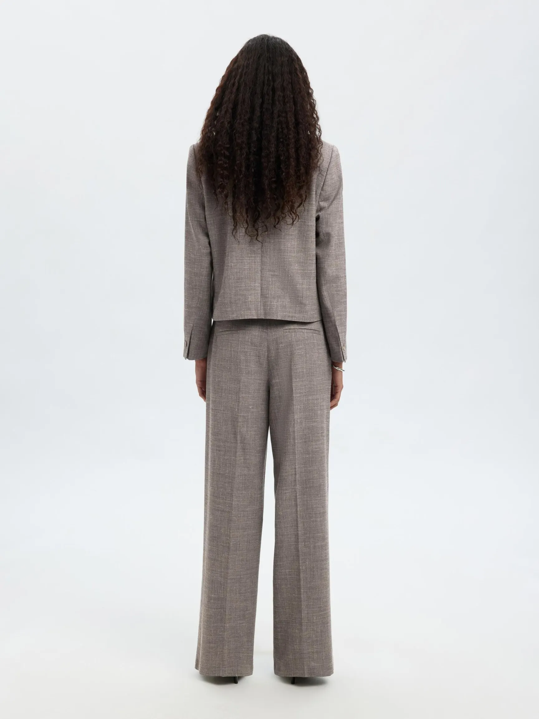 KORT TETTSITTENDE BLAZER