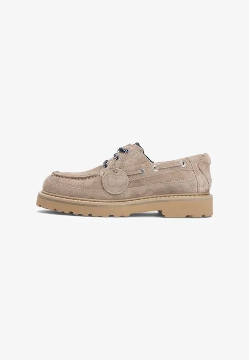 ARCHIVE CLEAT TEXTURED SUEDE BOAT SHOES - Båtsko - dusty brown