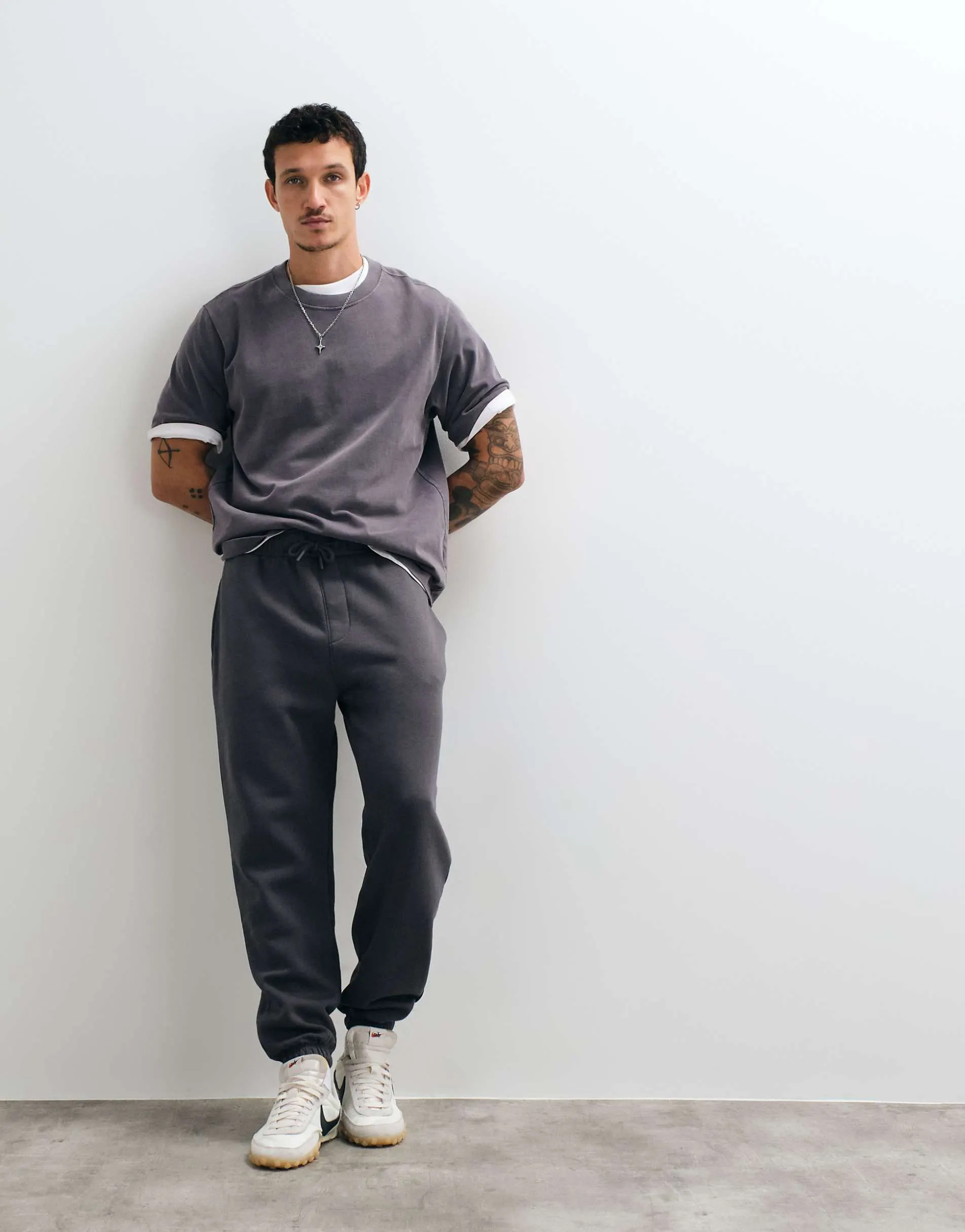 ASOS DESIGN essentials tapered jogger in charcoal