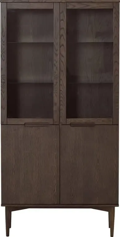Karmøy vitrine 95 x 41 H: 190 cm, brun eikefiner, med ledlys