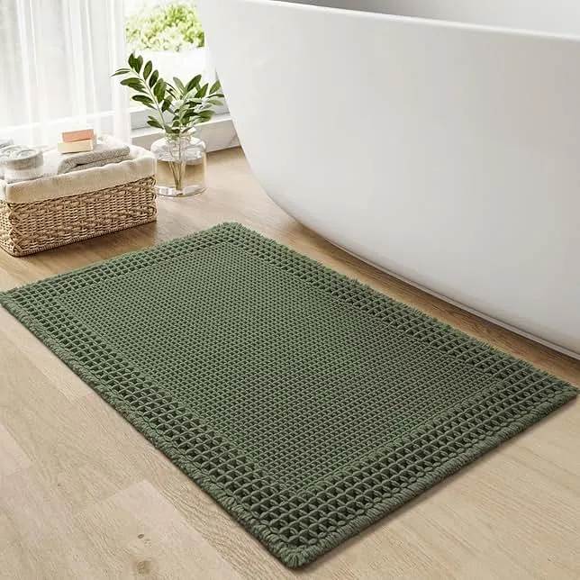 RESARE Christmas Waffle Bath Mat for Bathroom, Super Absorbent Bathroom Rugs Non Slip Machine Washable, Ultra Soft Quick Dry Boho Bath Rugs with Tassels for Floor, Bordered Design, 17"x24" Green