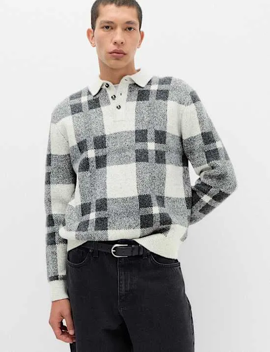 Normal geschnittener Pullover mit Wollanteil und Karomuster