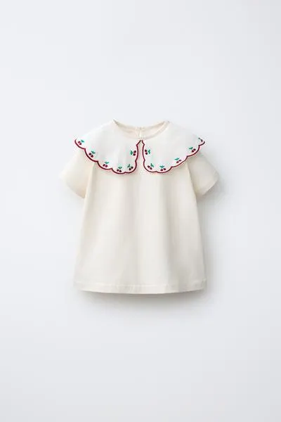 EMBROIDERED CONTRAST COLLAR T-SHIRT