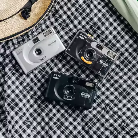 RETO Ultra Wide and Slim 35mm Reusable Daylight Film Camera 22mm Wide Lens Focus Free Light Weight 135 Film Camera for Gift