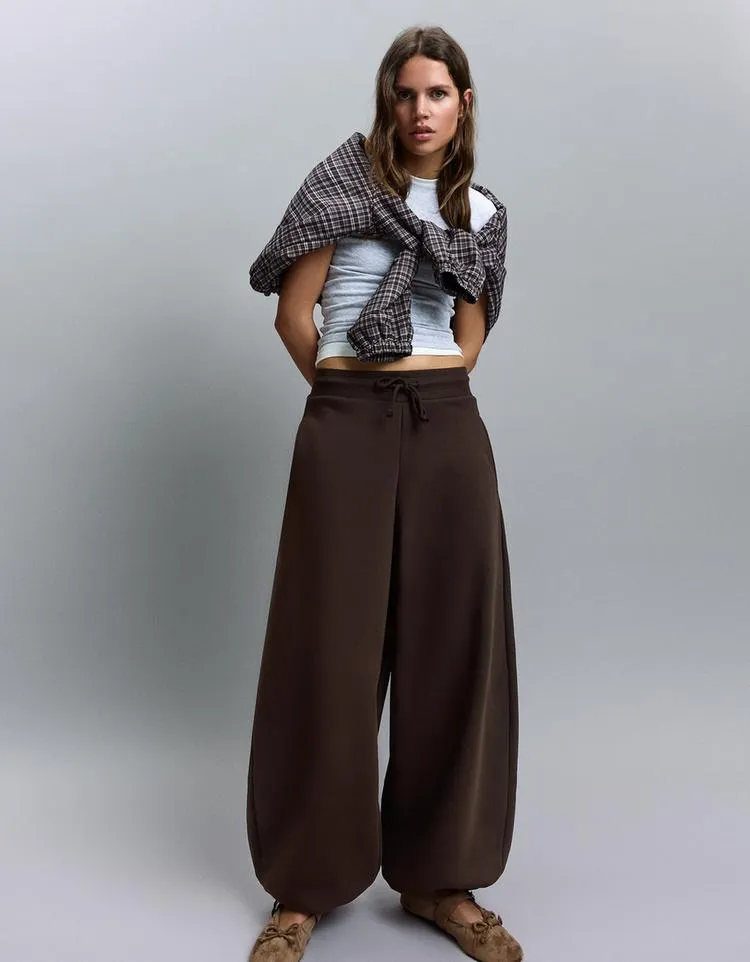 Kalhoty barrel z teplákoviny s brzdičkami