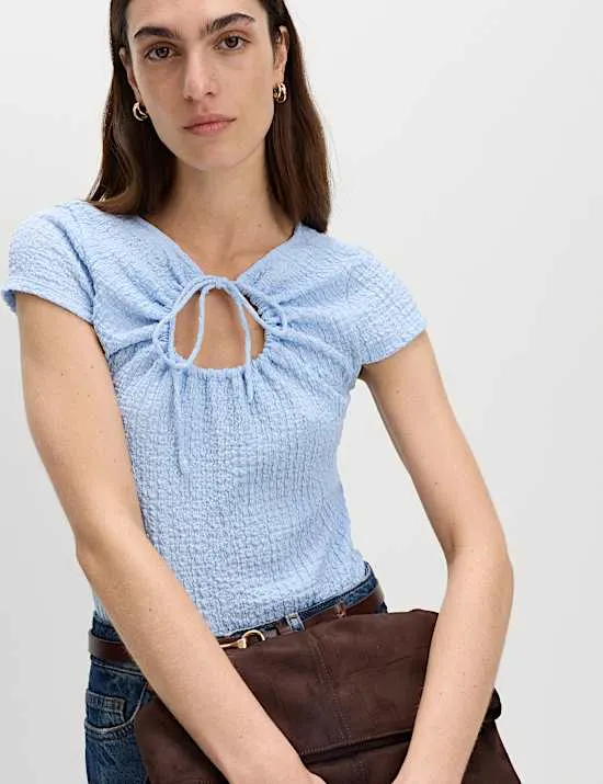 Textured Keyhole Top