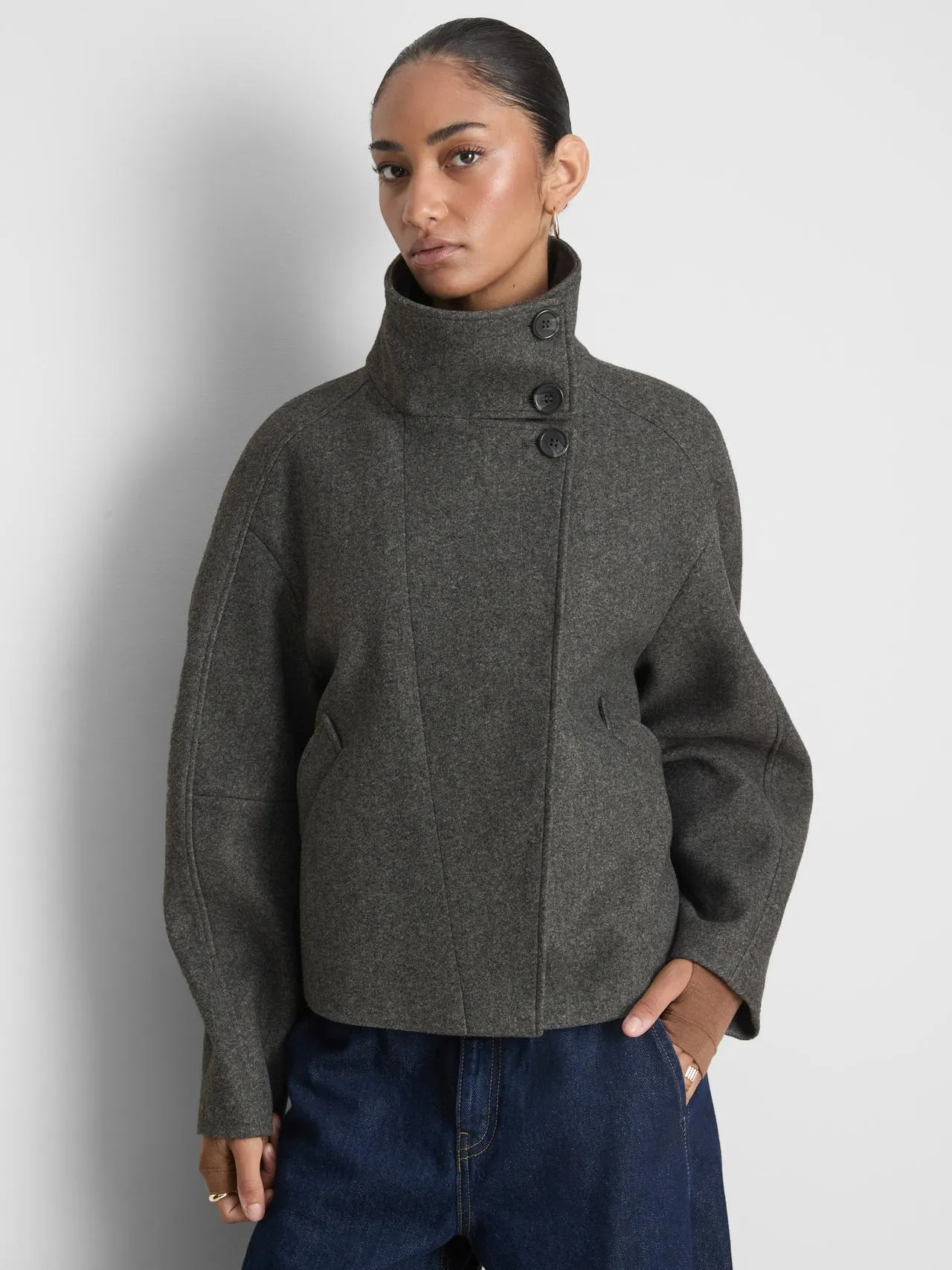 Veste courte à col cheminée