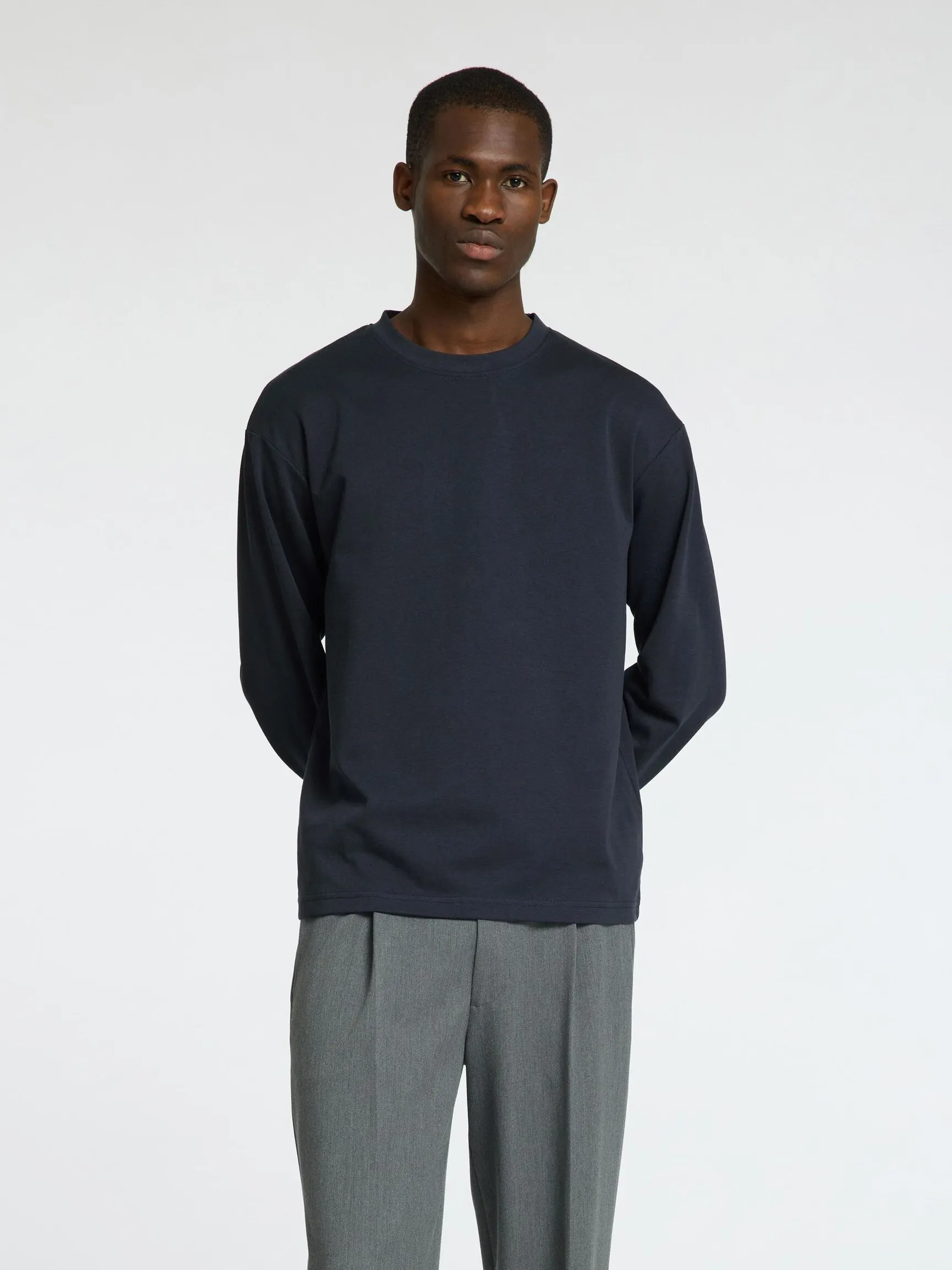 LOOSE FIT LANGERMET T-SKJORTE