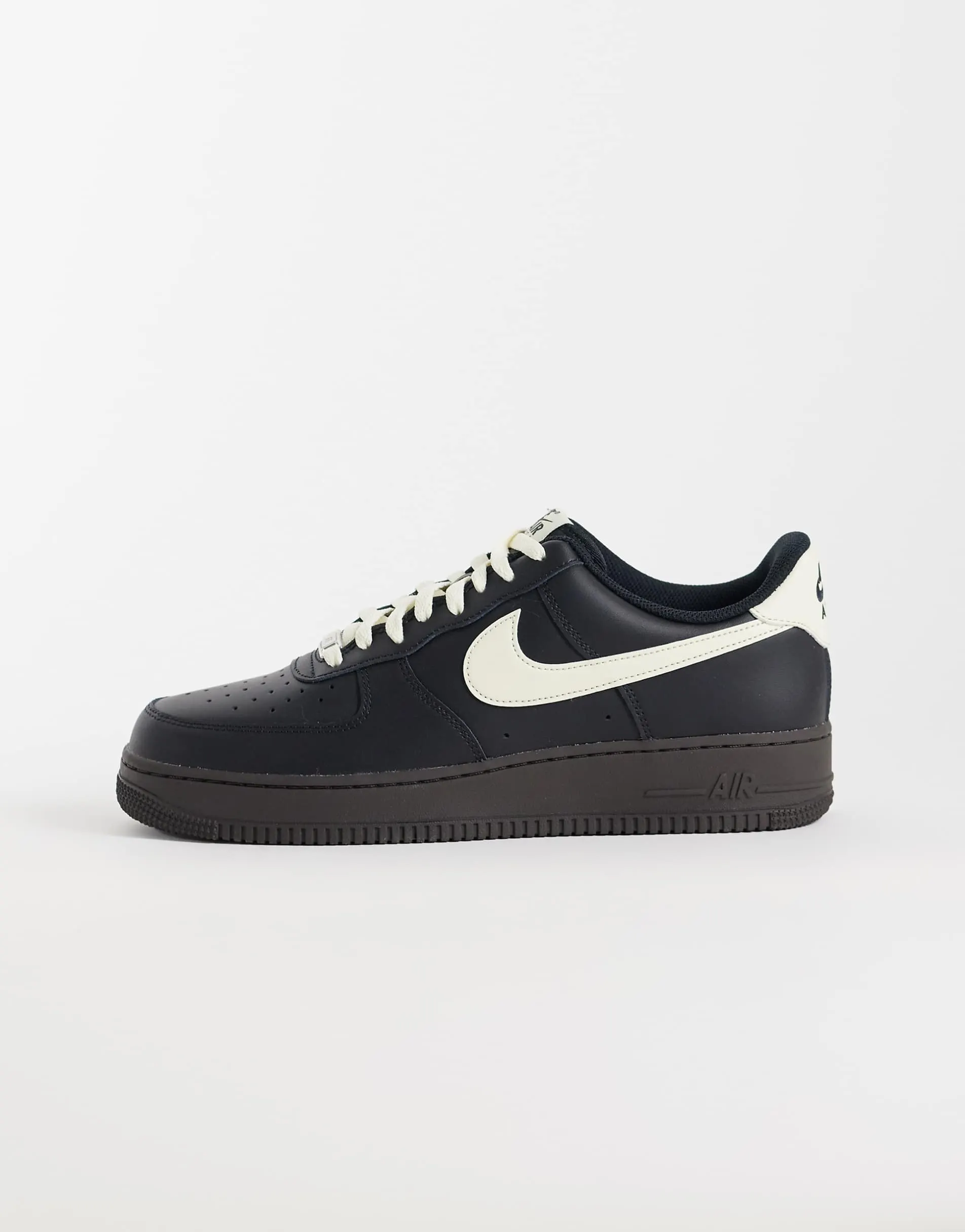 Nike Air Force 1 '07 ESS trainers in black & brown