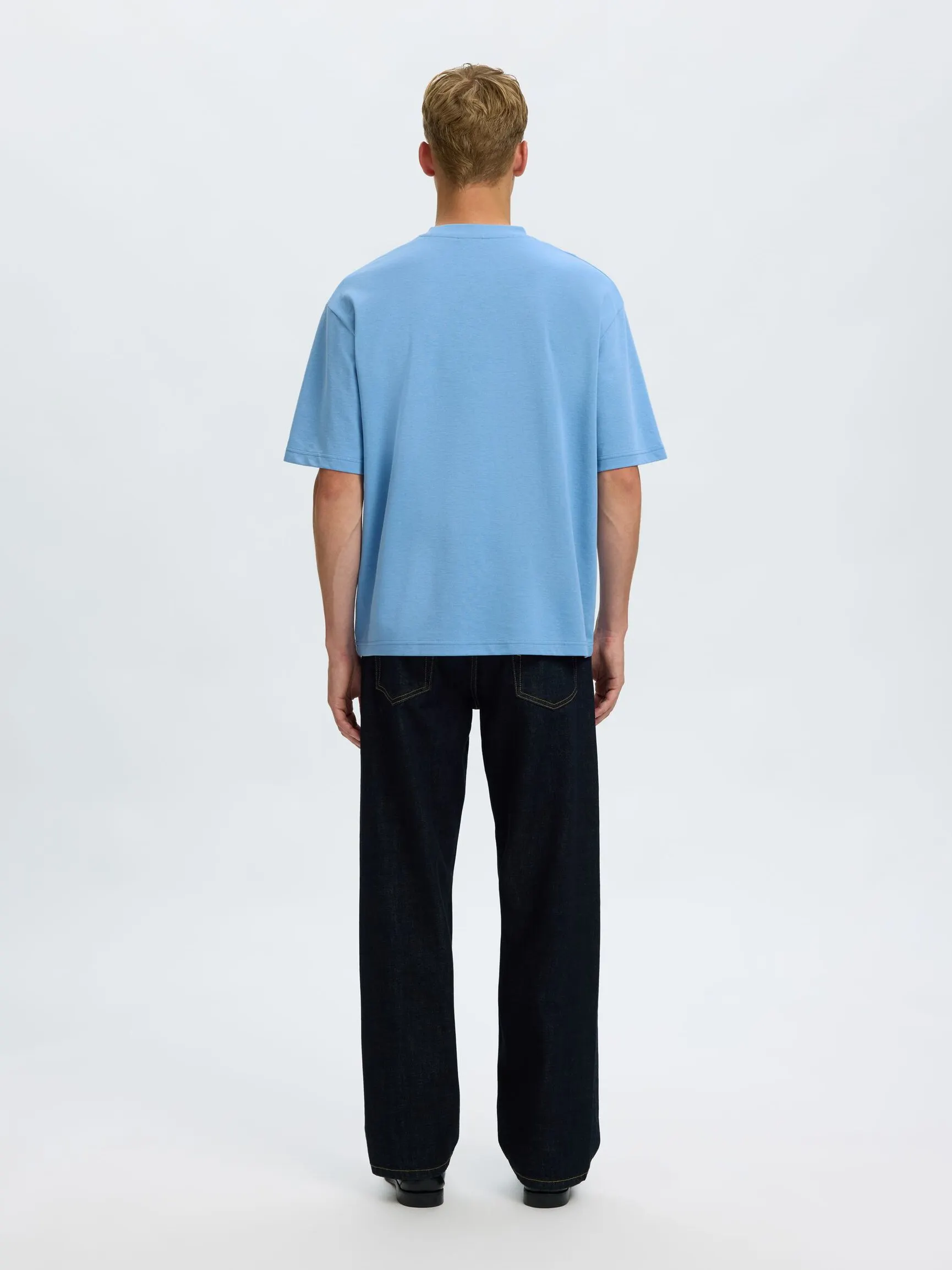 LOOSE FIT T-SKJORTE