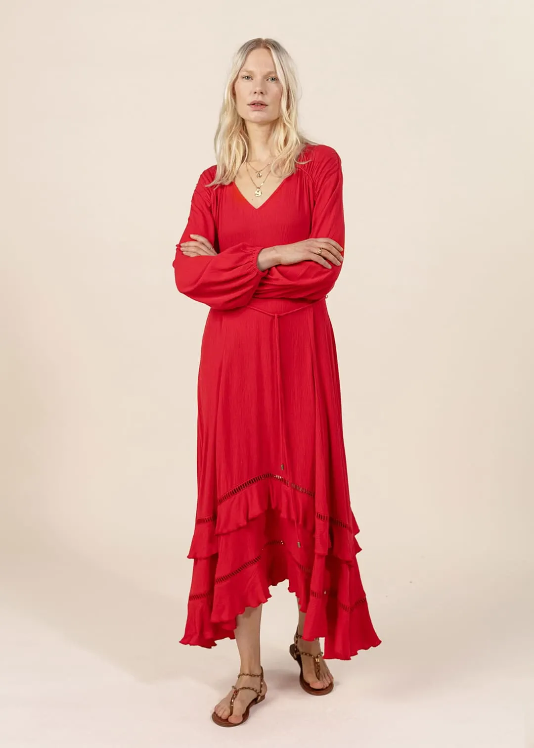 Röd asymmetrisk klänning