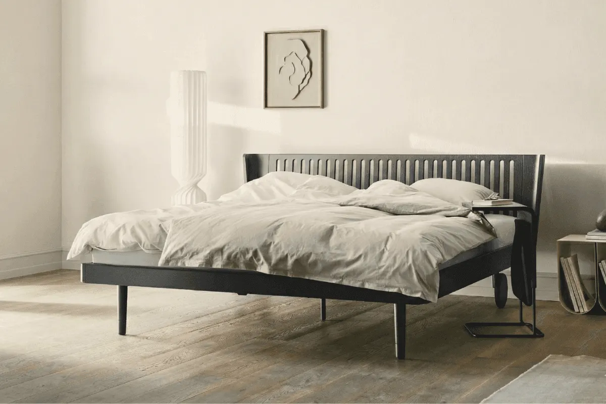 Noa Midnight black oak