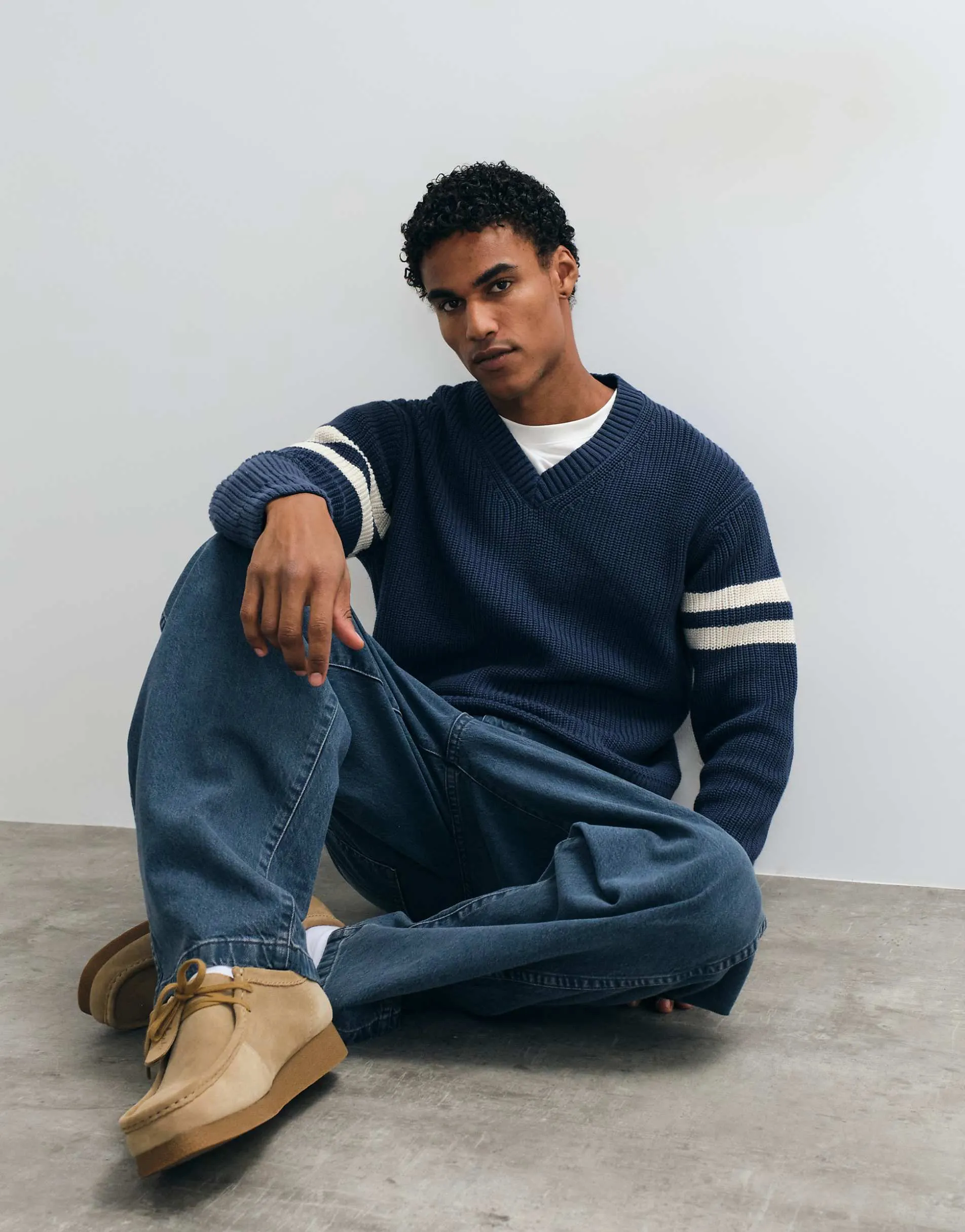 Abercrombie & Fitch knitted v neck jumper in navy and white stripe