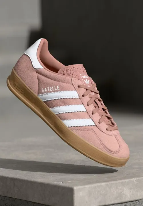 GAZELLE INDOOR - Joggesko - warm clay/footwear white