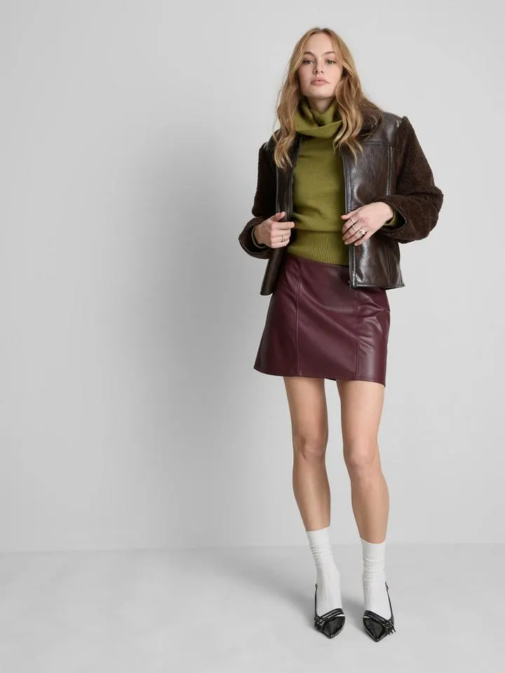 Mini-jupe en simili cuir