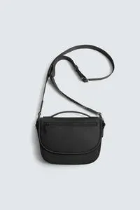 TEXTURED FLAP CROSSBODY BAG