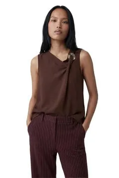 Blusa accesorio metálico