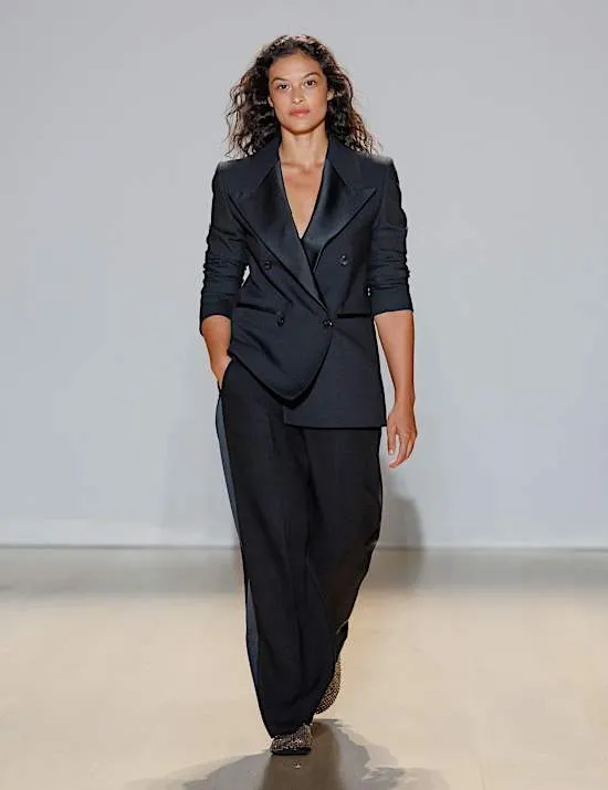 Taillierte Smoking-Jacke mit Spitzrevers