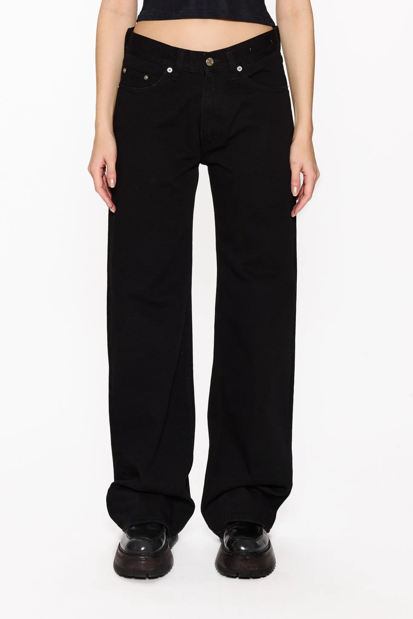 Low-Waist Wide-Leg Jeans