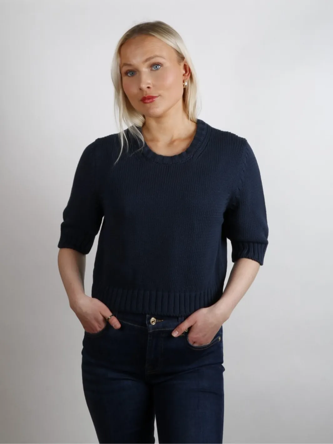 CREW NECK SWEATER